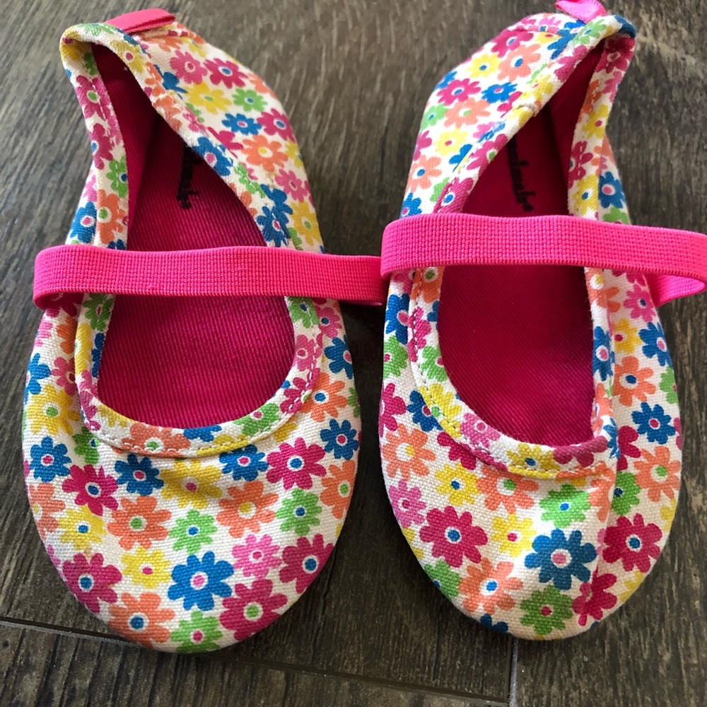 EUC Sz 5 Geranimals 70’s Floral Print Boho Mary Jane Flats Shoes